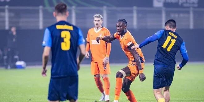 Başakşehir deplasmanda farklı yenildi