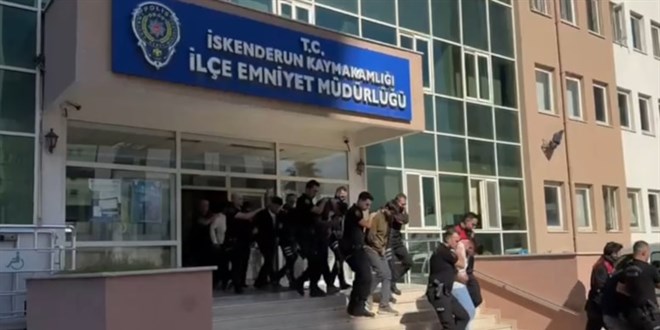 Alkollü yakalanan sürücüler yerine kan vermişler! 20 kişi gözaltına alındı