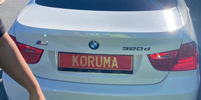 Kendisini polis olarak tanıtan kişiyle 2 arkadaşı gözaltına alındı