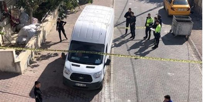 Annesiyle oynayan çocuğu ezerek öldürdü, daha sonra canına kıydı
