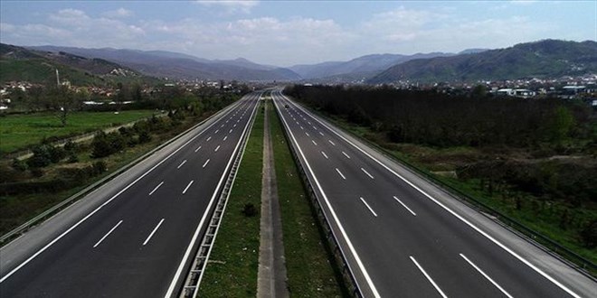 Türkiye'nin toplam yol ağı 50 bin kilometreye ulaşacak