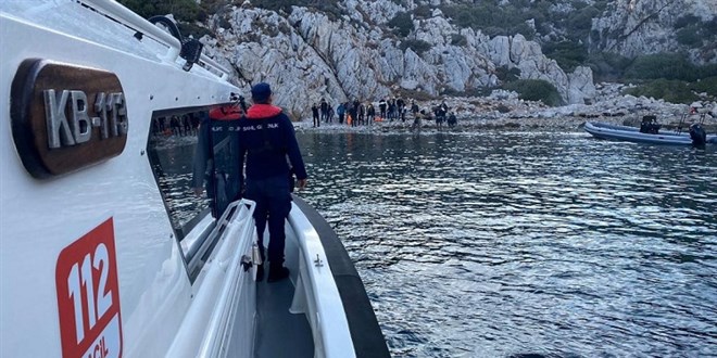 Muğla açıklarında 38'i çocuk 88 düzensiz göçmen kurtarıldı