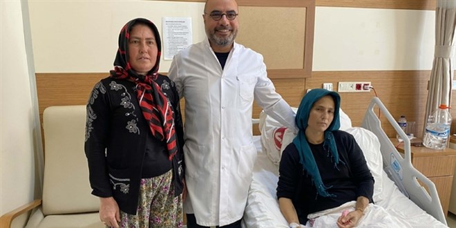 Kız kardeşler 9 ay arayla yapılan böbrek nakliyle hayata tutundu