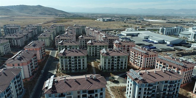 Malatya'daki deprem konutları hak sahiplerine teslim ediliyor