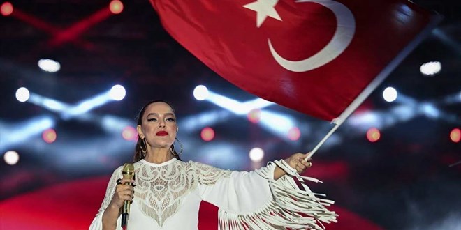 Ebru Gündeş'e 69 milyon TL ödenmesi ABB'yi karıştırdı