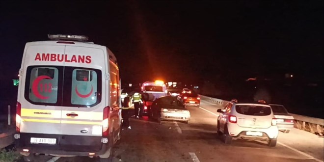 Hasta sevki yapan ambulans otomobille çarpıştı: 1 ölü, 5 yaralı