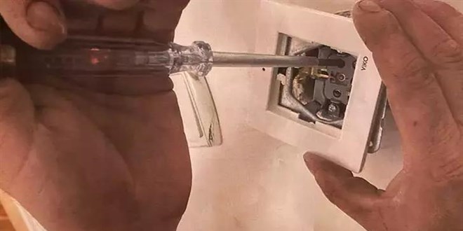 Masaj salonlarına 'fuhuş' operasyonu; prize gizli kamera yerleştirmişler