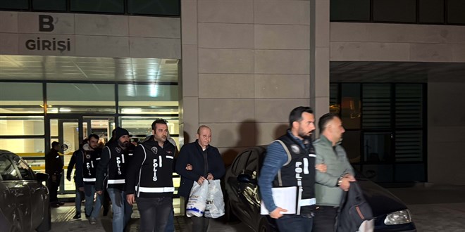 'Sahte sağlık raporu' operasyonunda 2'si doktor 8 şüpheli tutuklandı