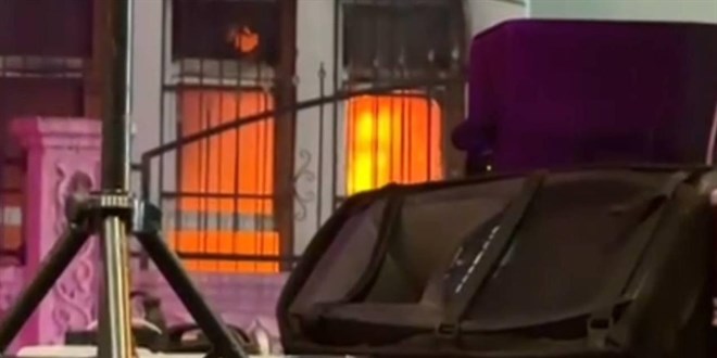 Adana'da havai fişek okulda yangına neden oldu