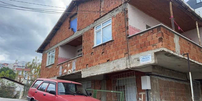 Sosyal yardımlarla geçinen karısını cezaevinden izinli çıkıp öldürdü