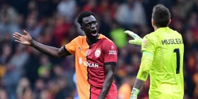 Galatasaray 2 yıldızını kaybetti