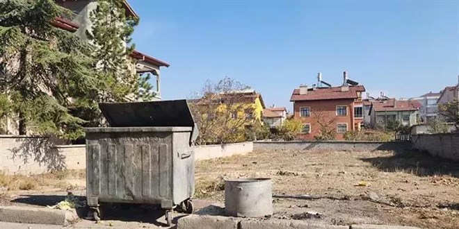 Çöp konteynerinde yastık kılıfına sarılı bulunan bebek tedaviye alındı