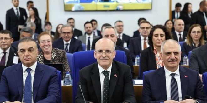 Hazine ve Maliye Bakanı Şimşek'ten asgari ücret açıklaması