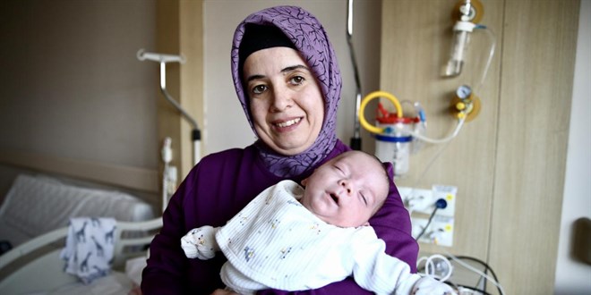 620 gram doğan prematüre bebek sağlıkla taburcu edildi