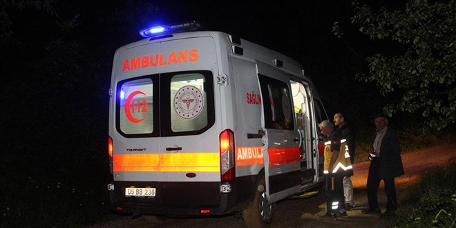 Kastamonu'da devrilen otomobildeki 1 kişi öldü, 2 kişi yaralandı