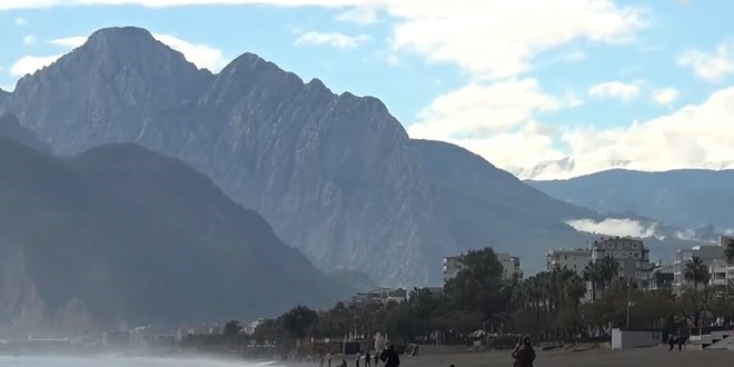 Hava değişimi şaşkınlık yarattı: Antalya'da 4 saatte 3 mevsim