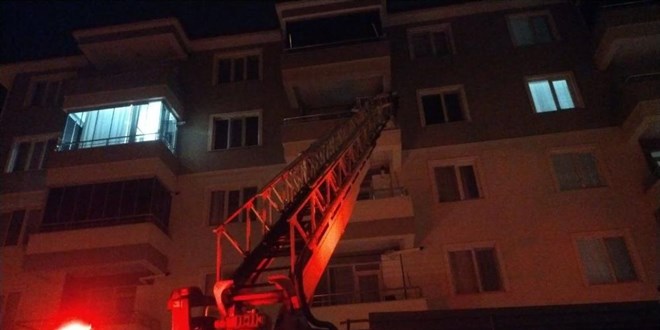 Not bırakıp evi ateşe verdi: 1'i çocuk 2 ölü