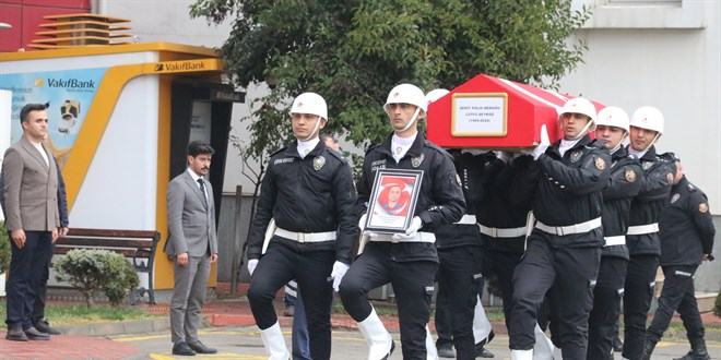 Tırın çarpması sonucu şehit olan polis memuru için tören