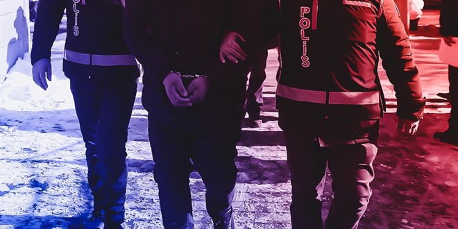 İstanbul'da DEM Partili 2 ilçe yöneticisi gözaltına alındı