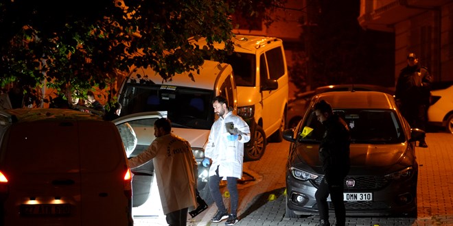 Kardeşini silahla vurarak öldüren şüpheli, kendisini eve kilitledi