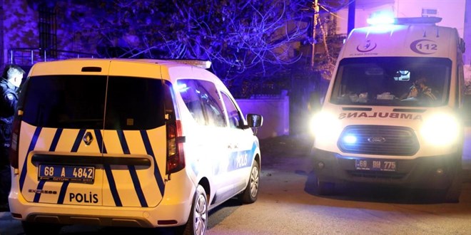 Tabancasını temizleyen polis 8 yaşındaki çocuğu vurdu