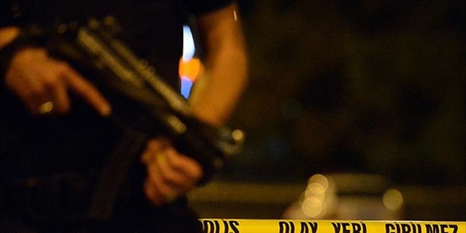 İzmir'de silahlı saldırı: 3 polis memuru yaralandı