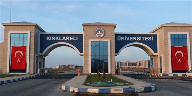 Üniversitenin derslik binasında çıkan yangın söndürüldü
