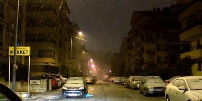 Başkentin çevre ilçelerinde kar etkili olmaya başladı