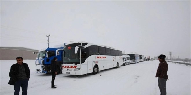 Malatya-Kayseri kara yolu ulaşıma kapandı