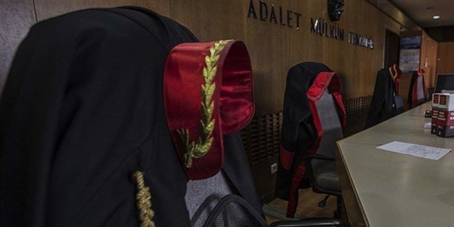 Sosyal medya paylaşımları nedeniyle Savcı açığa alındı