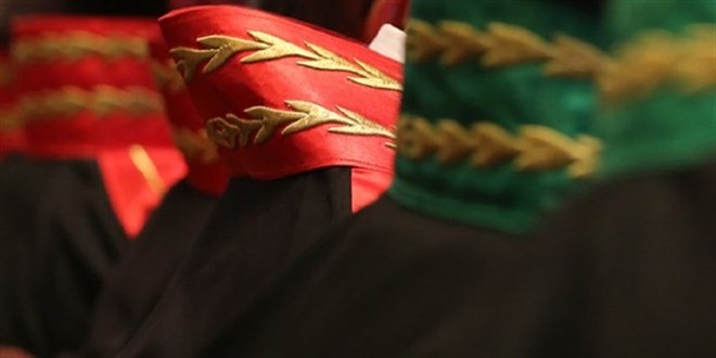 Hakimin, savcı eşiyle yakaladığı ağır ceza başkanı balkondan atladı