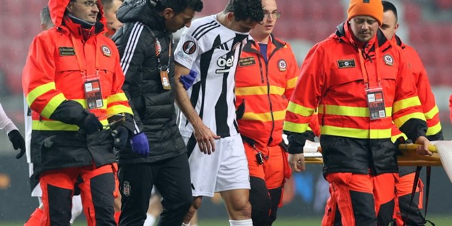 Beşiktaş'a Paulista ve Uduokhai'den kötü haber