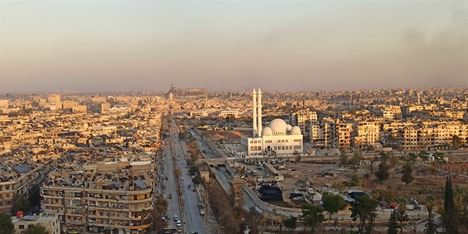 Muhalifler, Suriye'nin 4. büyük kenti olan Hama'yı ele geçirdi