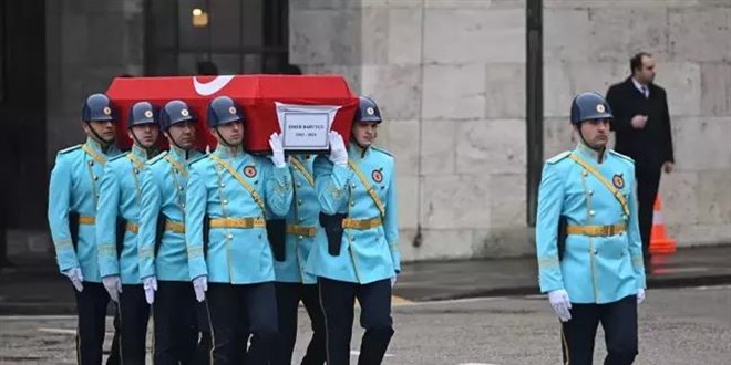 Eski Bakan Barutçu için TBMM'de tören