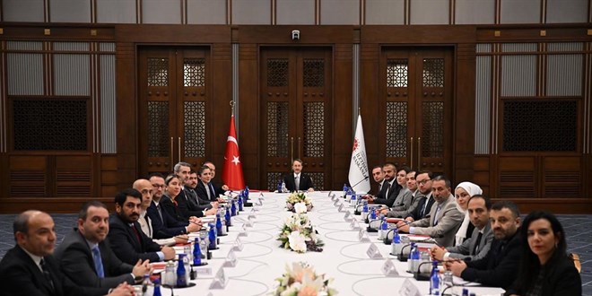 letiim Bakan Altun, basn mavirleriyle bulutu