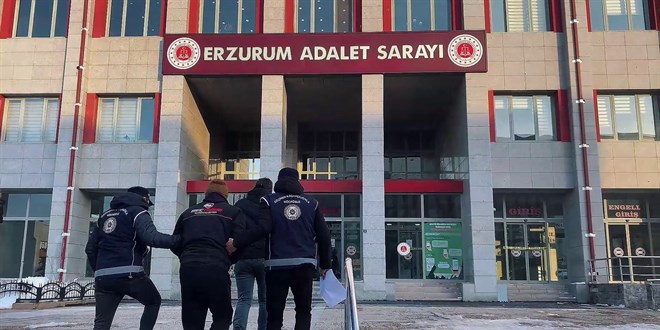 37 kaçak göçmen saklandıkları yerden çıkartıldılar