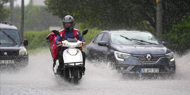 Meteoroloji'den 6 il için kuvvetli sağanak uyarısı!
