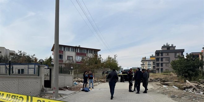 Önceki gün karısını, dün de çocuğunu öldürdü