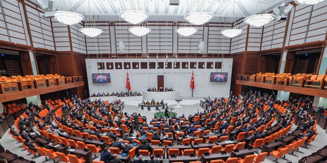 Meclis'te bütçe maratonu başladı: İlk gün iktidar ve ana muhalefet karşı karşıya geldi