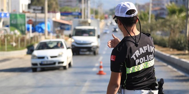 Gereksiz korna çalan 19 sürücüye para cezası kesildi