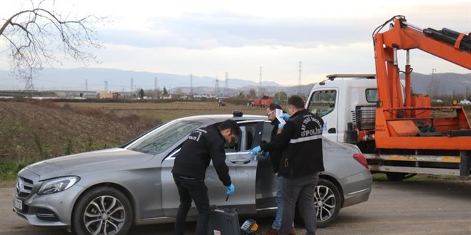 Sakarya'da bir doktor otomobilinde ölü bulundu