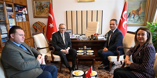 CHP heyetinden MHP'ye 'kayyum' ziyareti