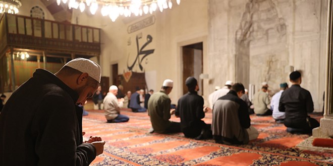 Perşembe yatsı namazında Gazzeliler için dua edilecek