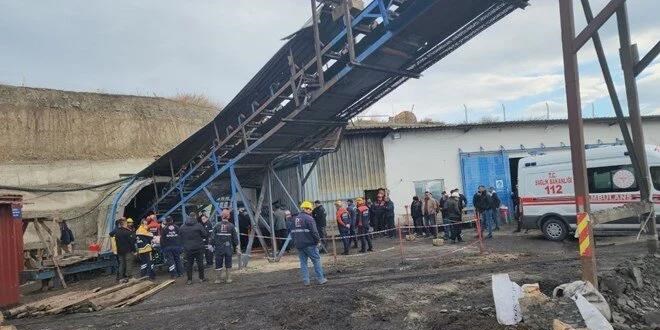 Maden ocağında göçük altında kalan işçi kurtarıldı