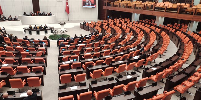 TBMM'de boş koltuklar 2025 bütçesini görüşüyor