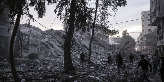 Katil İsrail'in Gazze saldırıları sürüyor: 8 ölü