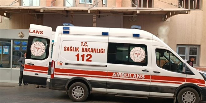 Kontrolden çıkan otomobil şarampole devrildi: 1 ölü, 3 yaralı