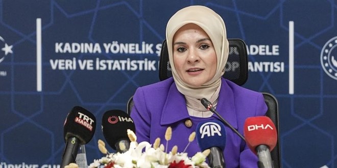 Bakan Göktaş'tan şiddet mağduru kadına destek
