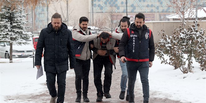 Sivas'ta annesi ve ikiz kardeşini öldüren zanlı tutuklandı