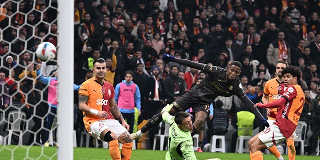 Galatasaray yenilmezlik serisini 19 yaptı